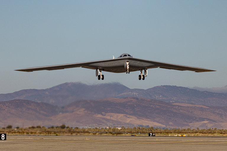 Northrop Grumman prodal testni B-21 ameriškemu letalstvu Northrop Grumman prodal testni B-21 ameriškemu letalstvu