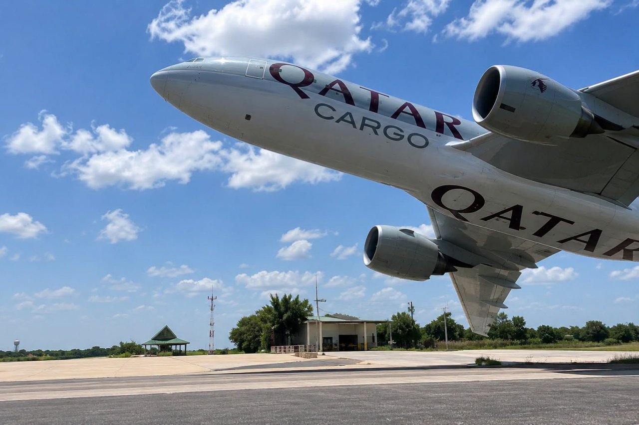 Izjemno nizek prelet Boeinga 777, Qatar Airways zanika vpletenost Izjemno nizek prelet Boeinga 777, Qatar Airways zanika vpletenost
