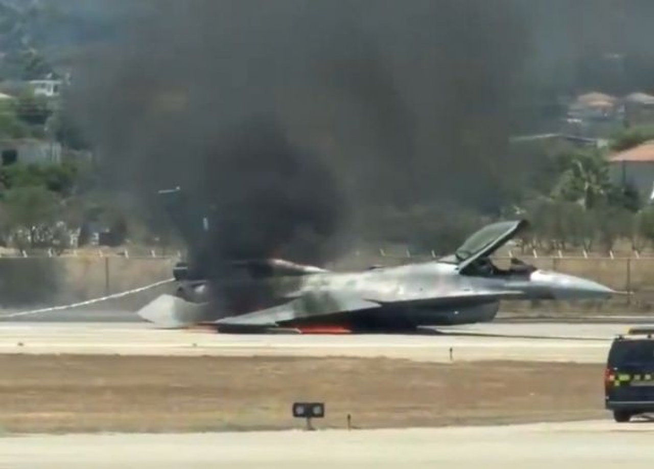 Grški F-16 med zasilnim pristankom zagorel na letališču Zakintos Grški F-16 med zasilnim pristankom zagorel na letališču Zakintos
