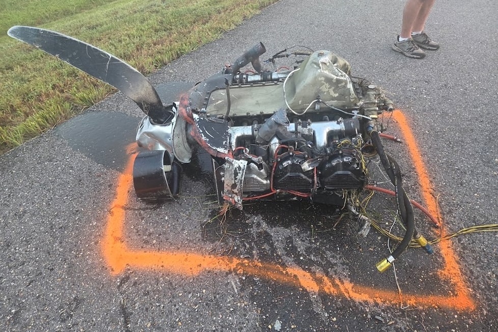 Cessni 210 med vzletom odpadel celoten motor Cessni 210 med vzletom odpadel celoten motor